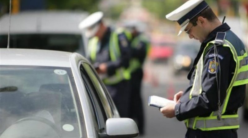 Peste 200 de poliţiştii hunedoreni își vor desfășura activitatea în spațiul public, în perioada minivacanței de 1 Mai  și Paște