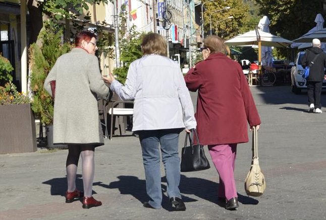 Schimbare pentru femeile care ies la pensie. Ce se modifică din această lună