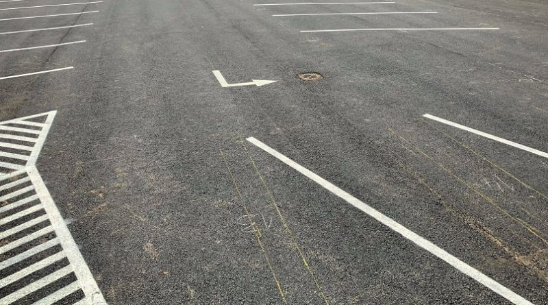Primăria Municipiului Deva și serviciile de specialitate continuă acțiunile de igienizare și trasare a locurilor de parcare