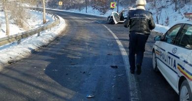 Accident pe DN74 între o autospecială de poliție și un autocamion