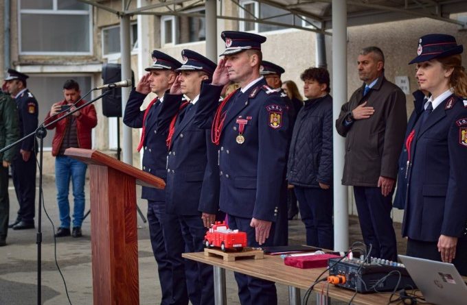 Ceremonie oficială de predare-primire a comenzii, la Inspectoratul Județean pentru Situații de Urgență „Iancu de Hunedoara”