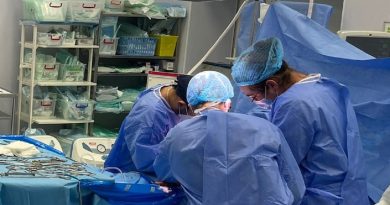 Primul pacient din istorie cu transplant de rinichi de porc a murit la două luni după procedură