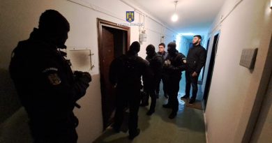 Cinci bărbați arestați și 11 percheziții domiciliare pentru furt calificat și tăinuire, în județul Hunedoara