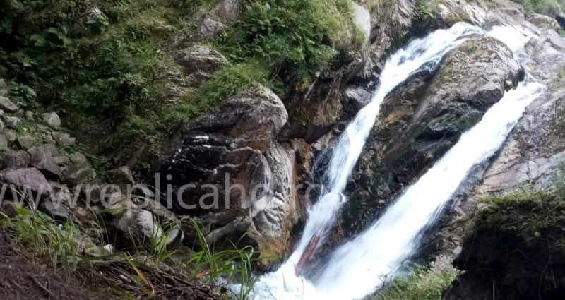 Cascada Lolaia, restaurată de rangeri și pregătită de oaspeți