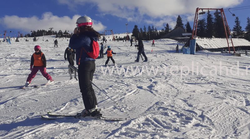 Câștigă experiența perfectă pe pârtie: Insta360 și skipass full sezon la Straja