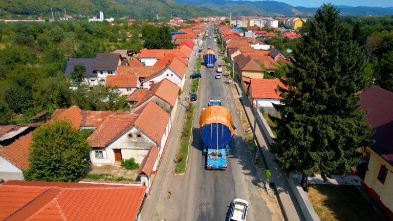 Trei transporturi agabaritice vor traversa județul Hunedoara până pe 20 august. Traseul include DN7