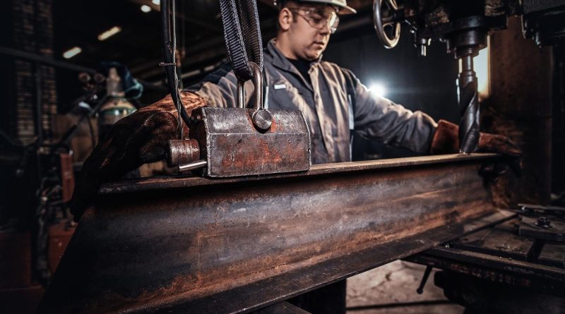 Boom industrial în județul Hunedoara. Producția a crescut cu 65% în septembrie 2025