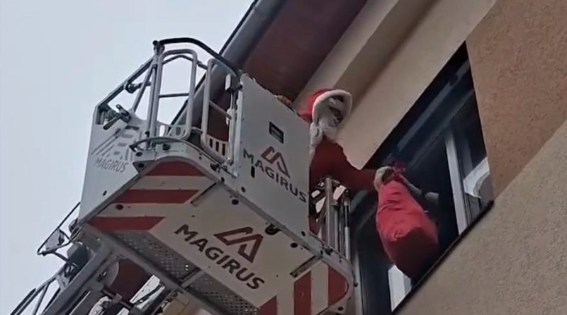 MOȘ CRĂCIUN DE ISU