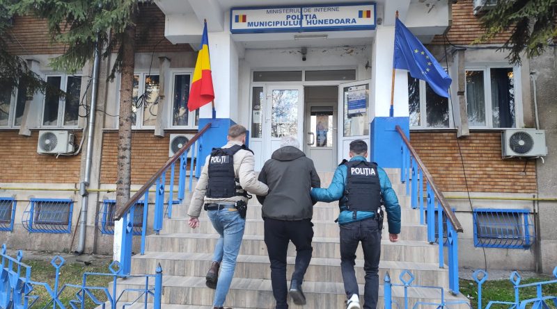 Captură importantă după 11 percheziții în Hunedoara și Timiș. Alți patru bărbați reținuți pentru contrabandă