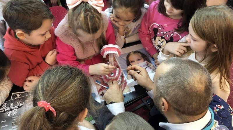 PENTRU ELEVII DIN CLASELE PRIMARE