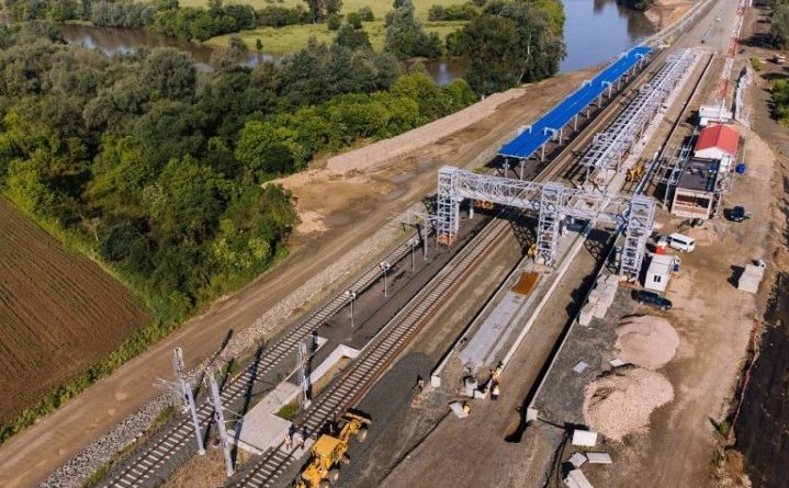 Progres pe magistralele feroviare din Hunedoara. Tronsonul Simeria – Bârzava aproape de final Progres pe magistralele feroviare din Hunedoara. Tronsonul Simeria – Bârzava aproape de final