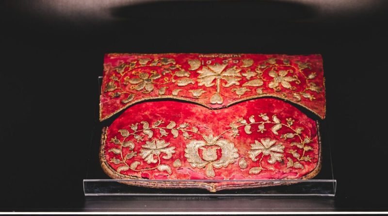 Piesă de patrimoniu de secol 17, găsită la gunoi și expusă la muzeu