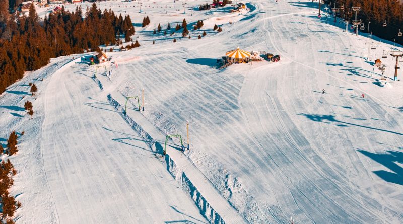 Cupa CSS Petroșani și Campionatul Național aduc la Straja cei mai buni tineri schiori