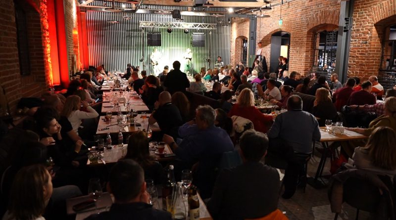 CONCERT „FĂRĂ ZAHĂR”, ATMOSFERĂ PLINĂ DE ENERGIE LA HUNEDOARA