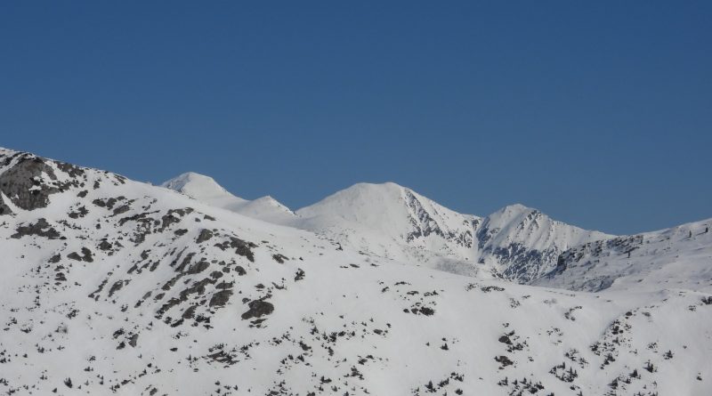 Sanctuarul biodiversității sub supraveghere pe traseele calcaroase din masivul Retezat