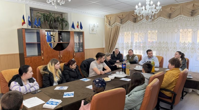 Tinerii din județul Hunedoara, sprijiniți să-și construiască viitorul