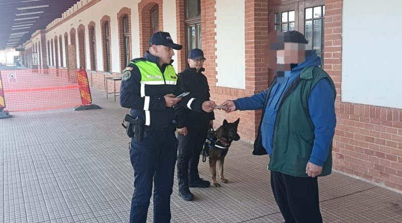 Amenzi de 4.000 de lei într-o zi de controale în trenurile și gările din județul Hunedoara Amenzi de 4.000 de lei într-o zi de controale în trenurile și gările din județul Hunedoara