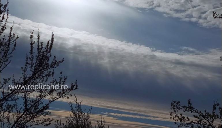 Aer rece peste vestul țării. Vânt, brumă și ninsori la munte în plină primăvară