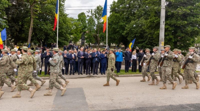 RESPECT ȘI RECUNOȘTINȚĂ DE ZIUA EROILOR