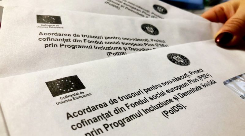 DAS Deva: A cincea serie de mame defavorizate, din Deva, primesc cardurile de 2.000 de lei – pentru îngrijirea bebelușilor