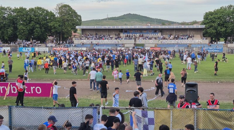 CORVINUL HUNEDOARA ÎN SUPERLIGA DUPĂ 34 DE ANI
