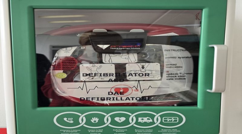 DEFIBRILATOR PENTRU URGENȚE