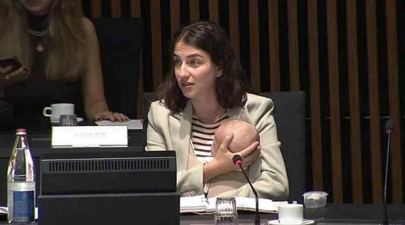 Ministra Mediului din Suedia a venit cu bebelușul la reuniunea Consiliului UE de la Luxemburg