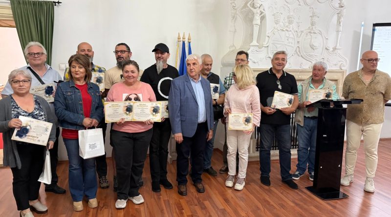 Fotografi reuniți la Deva, demonstrând forța imaginii de presă
