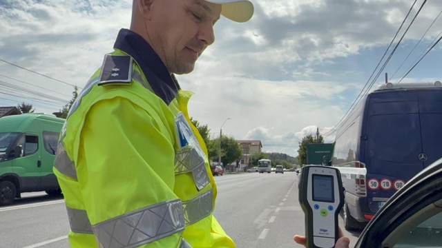 Controale intense pe drumurile hunedorene, în cadrul operațiunii ROADPOL „Alcohol & Drugs”. Bilanț la 24 de ore