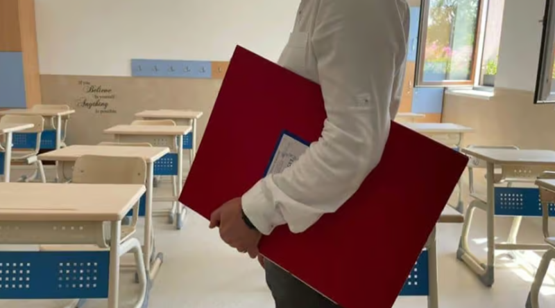 Profesorii din județ află curând cine primește bani în plus la salariu