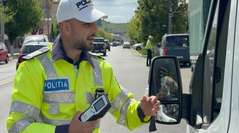 Condu responsabil! Polițiștii hunedoreni desfășoară controale pentru depistarea consumului de alcool și droguri