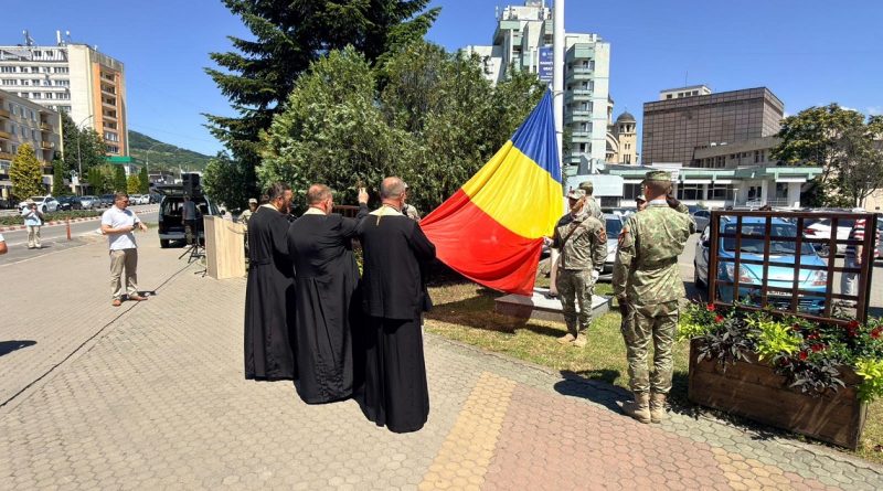 SUB CULORILE TRICOLORULUI