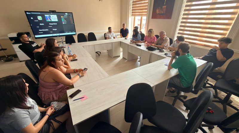 Tinerii din Deva, tot mai implicați în dezvoltarea comunității