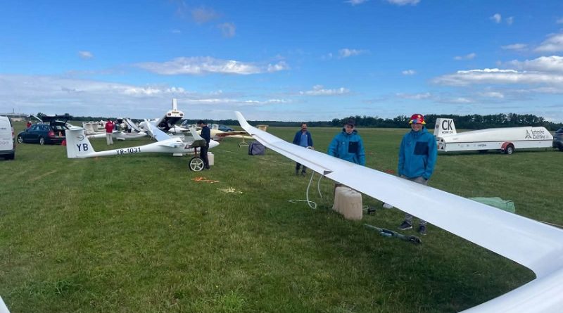 Trei deveni luptă pentru România. Start la Campionatul European de Planorism în Polonia.
