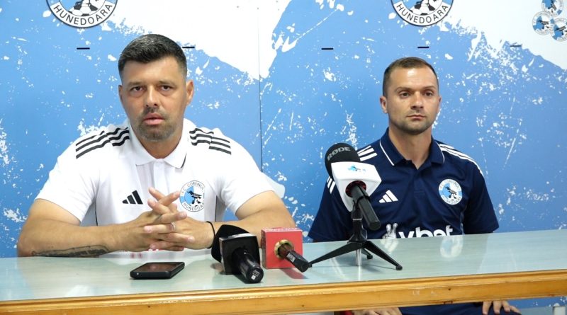 CORVINUL HUNEDOARA – PRIMUL MECI Echipa lui Florin Maxim este pregătită pentru debutul în Superliga CORVINUL HUNEDOARA – PRIMUL MECI Echipa lui Florin Maxim este pregătită pentru debutul în Superliga