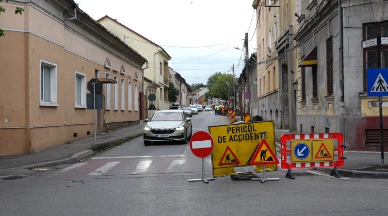SE REPARĂ EMINESCU