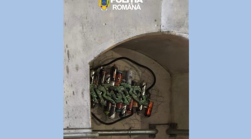 Un „proiect artistic” a dus la oprirea temporară a circulației feroviare pe Magistrala 200, între Simeria și Orăștie Un „proiect artistic” a dus la oprirea temporară a circulației feroviare pe Magistrala 200, între Simeria și Orăștie