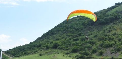 Intervenție cu alpiniști pe Măgura Uroiului. O parapantistă a rămas blocată Intervenție cu alpiniști pe Măgura Uroiului. O parapantistă a rămas blocată