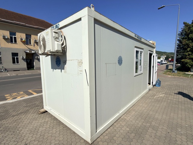 Devenii pot primi gratuit apă potabilă în timpul caniculei. Unde sunt amplasate punctele de distribuție