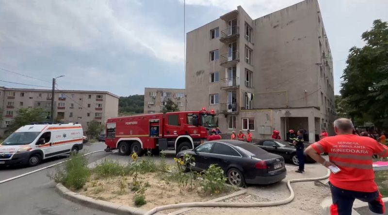 INCENDIU ÎN DEVA INCENDIU ÎN DEVA