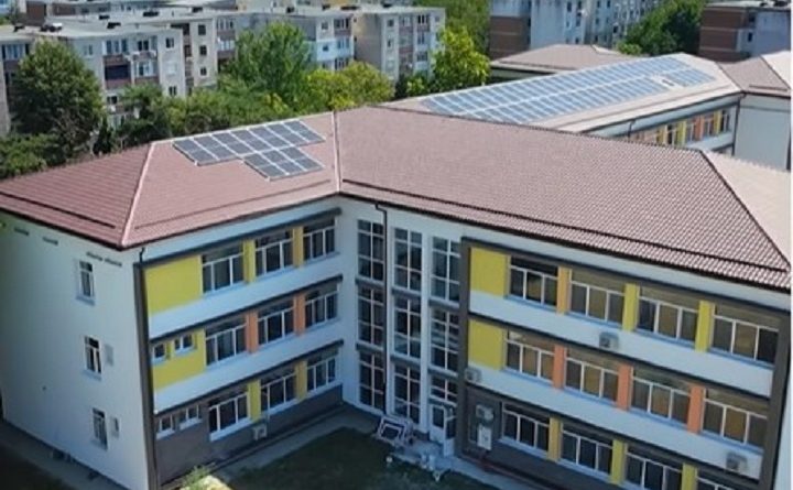 MAI MULT DECÂT O ȘCOALĂ MODERNIZATĂ