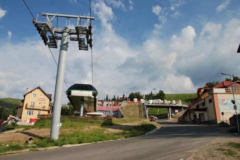 Două oferte depuse pentru o investiție de aproape 10 milioane de euro în stațiunea Straja. Un nou hotel va fi construit în Lupeni cu fonduri europene