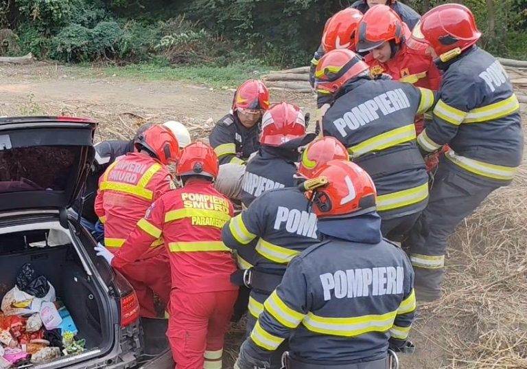 Tată și fiu, la spital după un accident în zona Săcămaș. Unul dintre ei a fost încarcerat