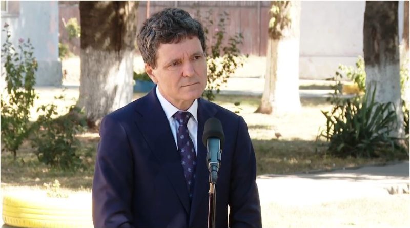 Nicușor Dan recunoaște problemele educației din România: finanțare insuficientă, profesori nevalorizați și reforme fără continuitate Nicușor Dan recunoaște problemele educației din România: finanțare insuficientă, profesori nevalorizați și reforme fără continuitate