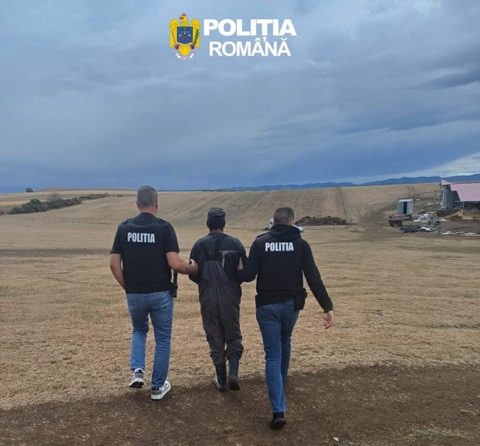 Cinci bărbați au ajuns în atenția polițiștilor hunedoreni. Doi sunt suspecți de tâlhărie, trei au fost încarcerați