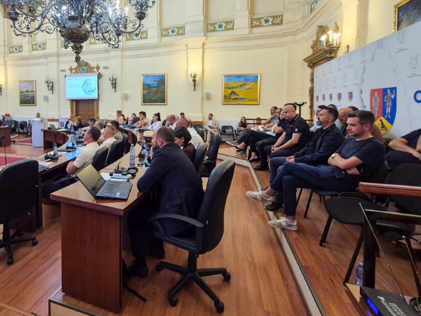 Fonduri europene pentru Hunedoara. Zeci de reprezentanți ai administrațiilor locale și ai firmelor au discutat cu ADR Vest despre proiectele finanțate prin Tranziția Justă