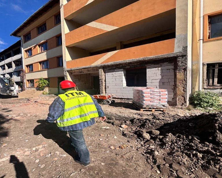 Amenzi de 184.000 de lei pe șantierele din Hunedoara. Trei persoane, găsite muncind fără forme legale